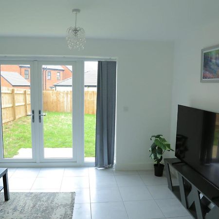 Beautiful New Family Home Leeds  Ngoại thất bức ảnh